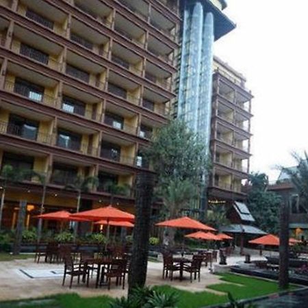 Ramada Plaza Xishuangbanna Hotel Exterior photo