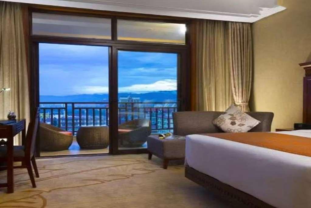 Ramada Plaza Xishuangbanna Hotel Room photo