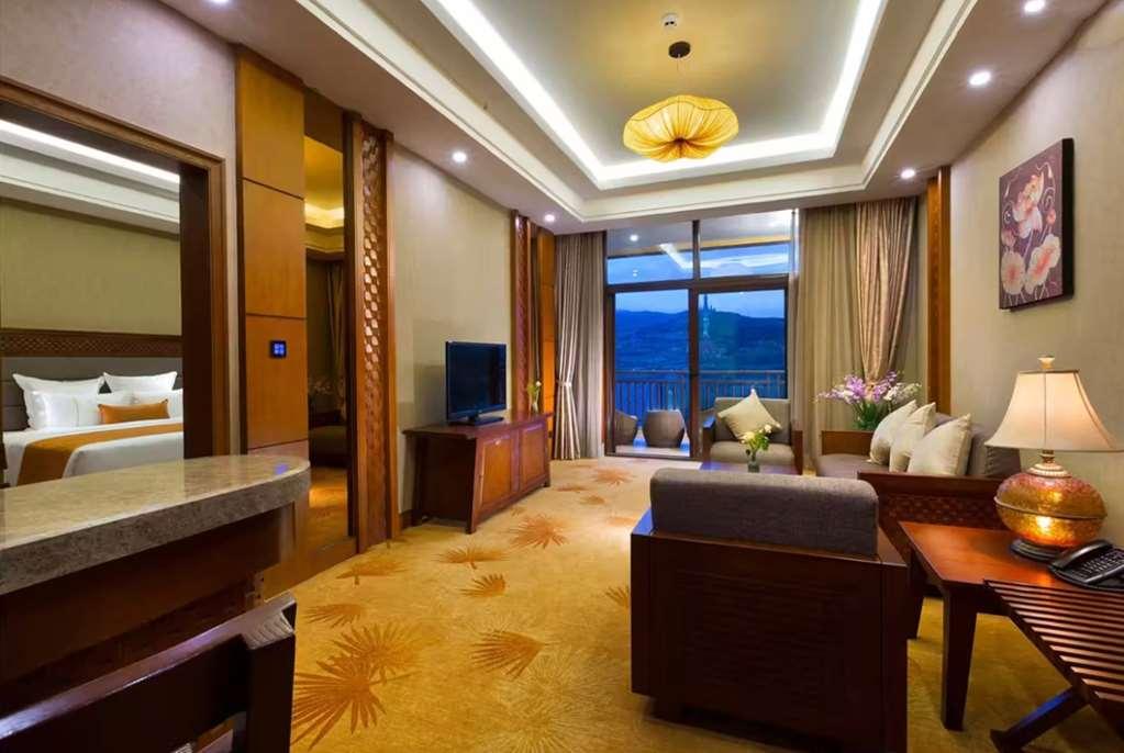 Ramada Plaza Xishuangbanna Hotel Room photo