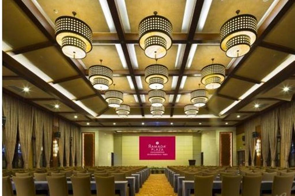 Ramada Plaza Xishuangbanna Hotel Exterior photo
