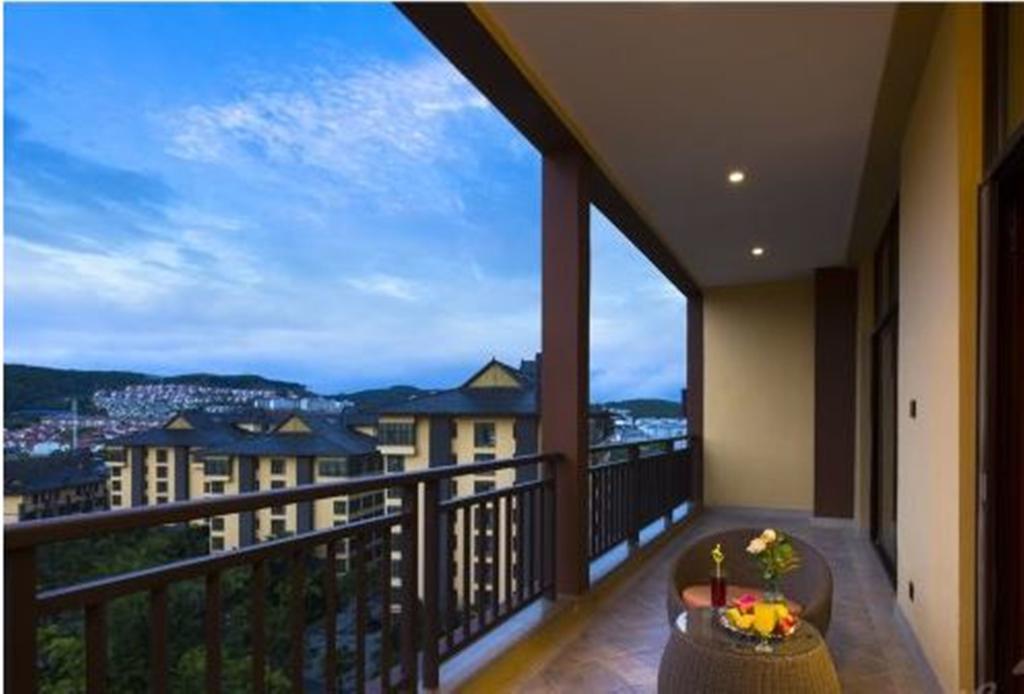 Ramada Plaza Xishuangbanna Hotel Exterior photo