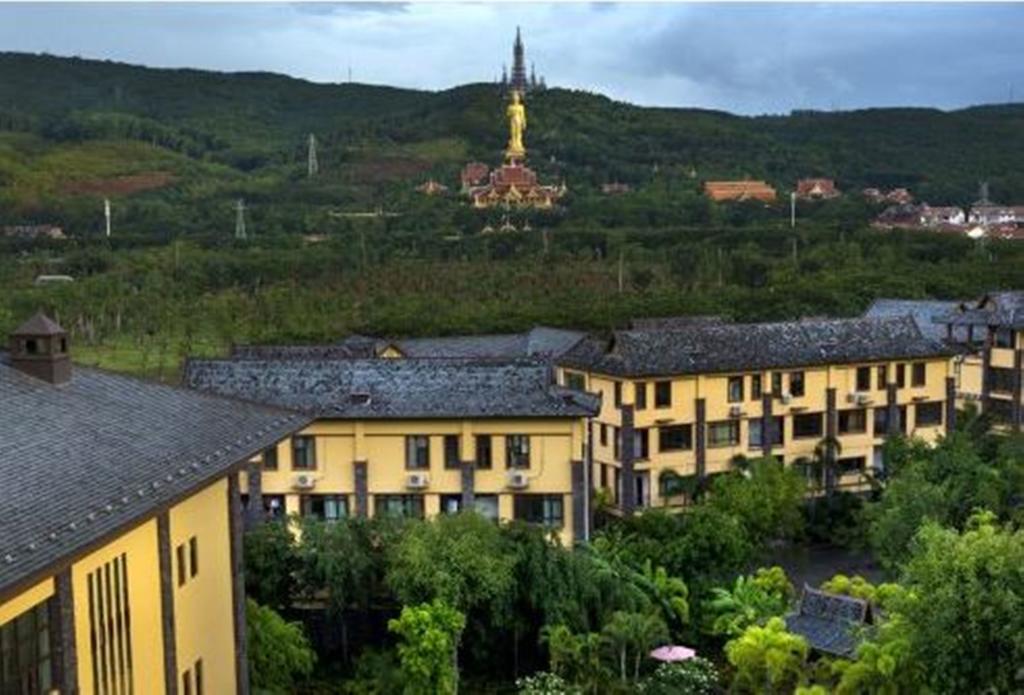 Ramada Plaza Xishuangbanna Hotel Exterior photo