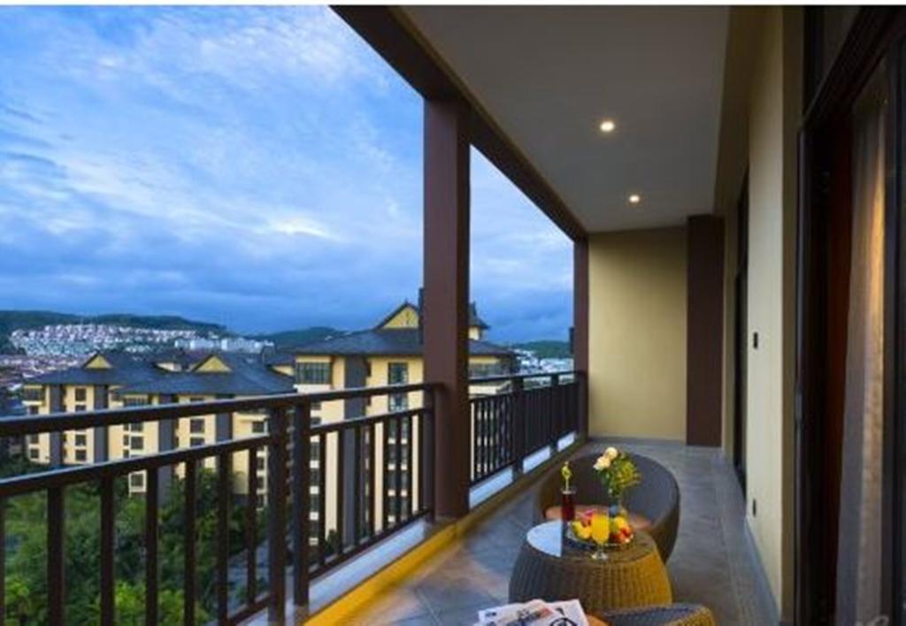 Ramada Plaza Xishuangbanna Hotel Exterior photo