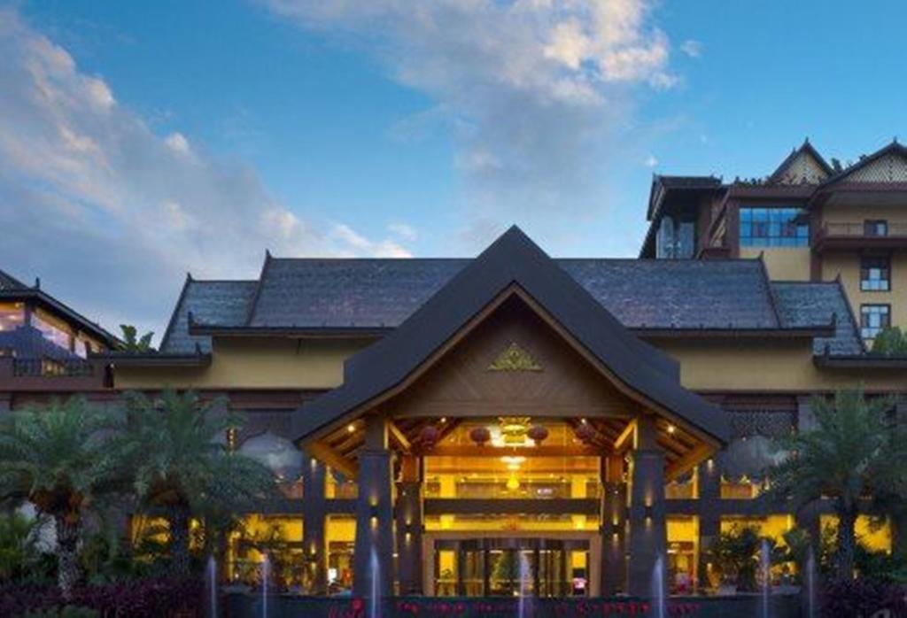 Ramada Plaza Xishuangbanna Hotel Exterior photo