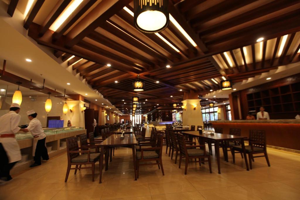 Ramada Plaza Xishuangbanna Hotel Exterior photo
