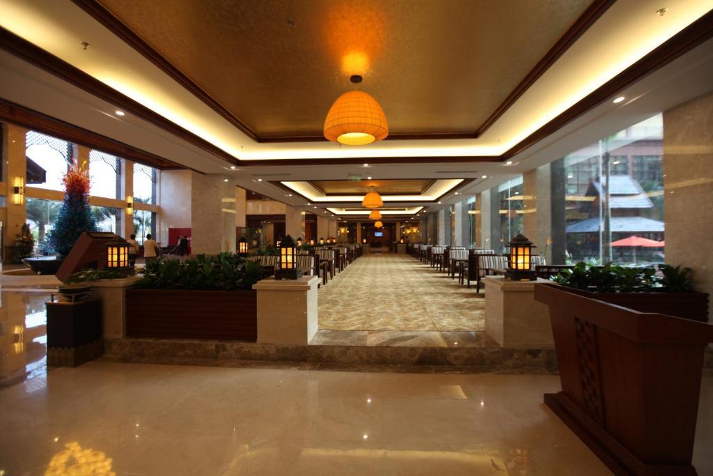 Ramada Plaza Xishuangbanna Hotel Exterior photo