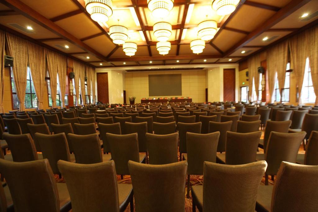 Ramada Plaza Xishuangbanna Hotel Exterior photo