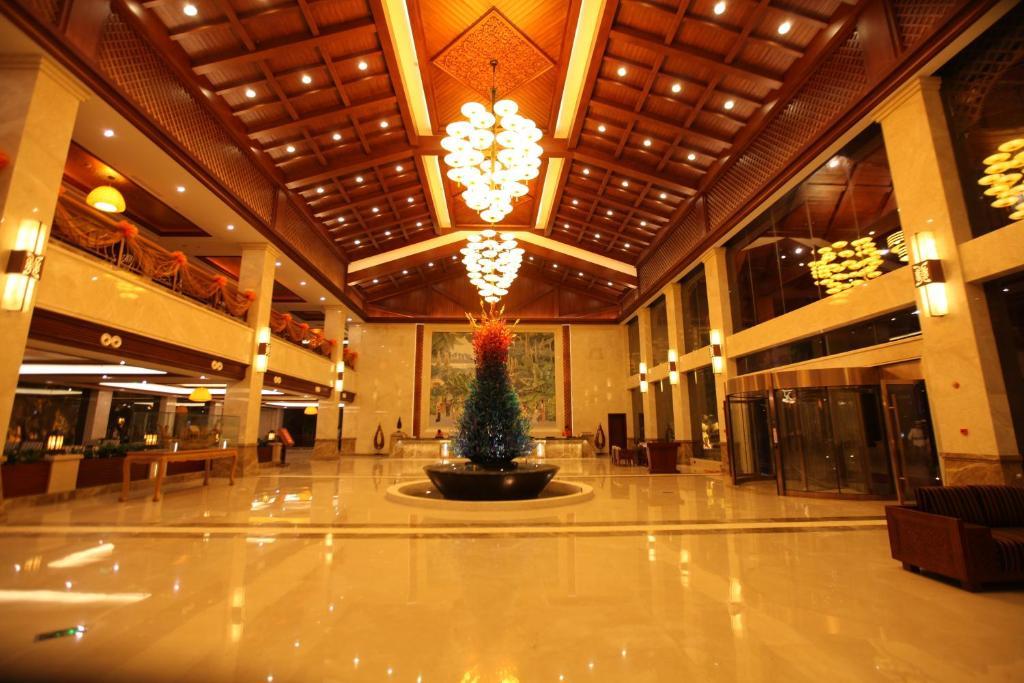 Ramada Plaza Xishuangbanna Hotel Exterior photo