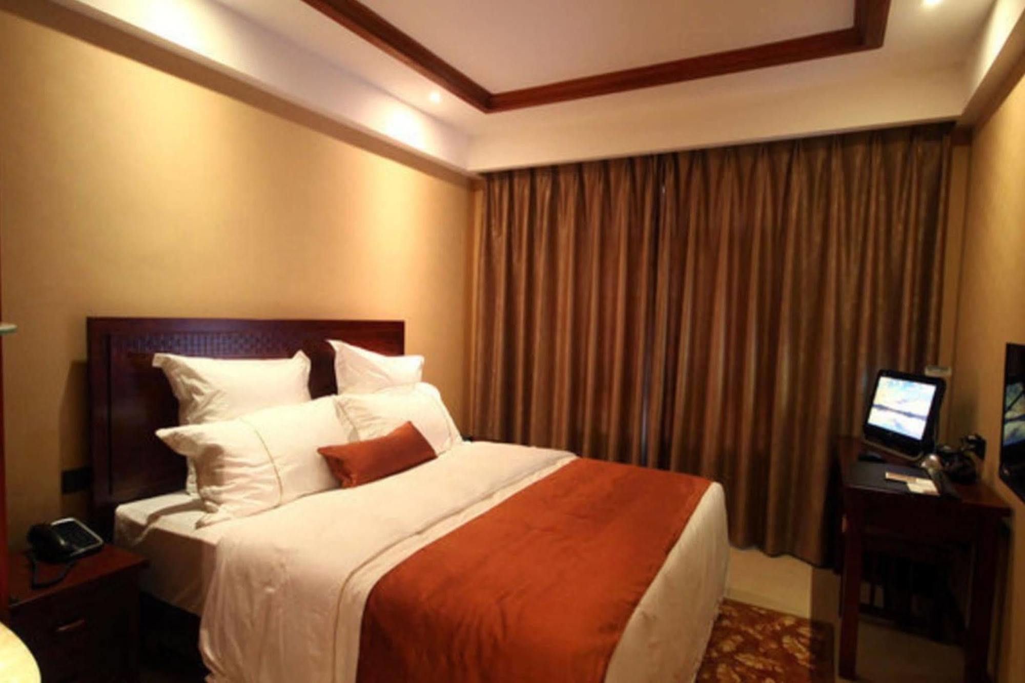 Ramada Plaza Xishuangbanna Hotel Exterior photo